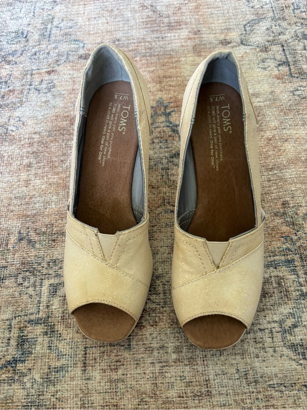 TOMS Women's Cream Glitter Peep-Toe Wedge Shoes - Picture 2 of 16